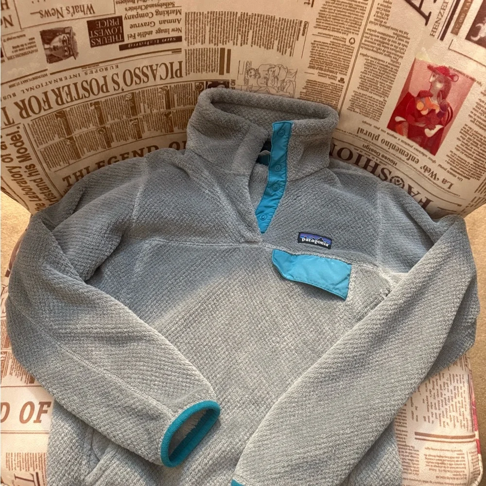 Patagonia Gray Fleece Jacket with Teal Trim - Picture 3 of 3